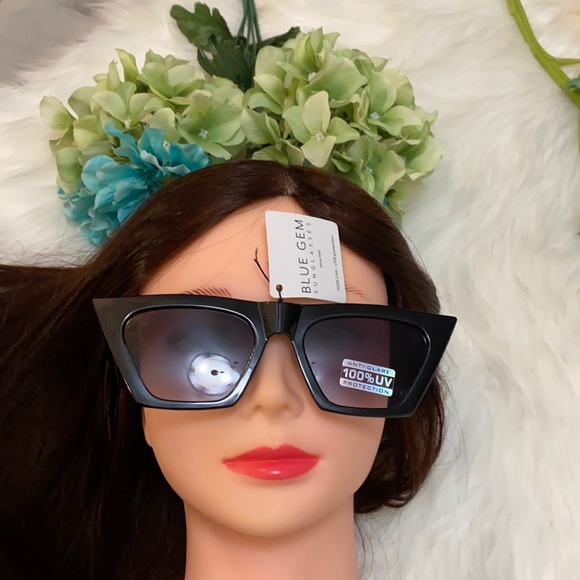 Cat Eye Blue Gem Sunglasses Triangular Lens Black NEW! - Picture 3 of 4